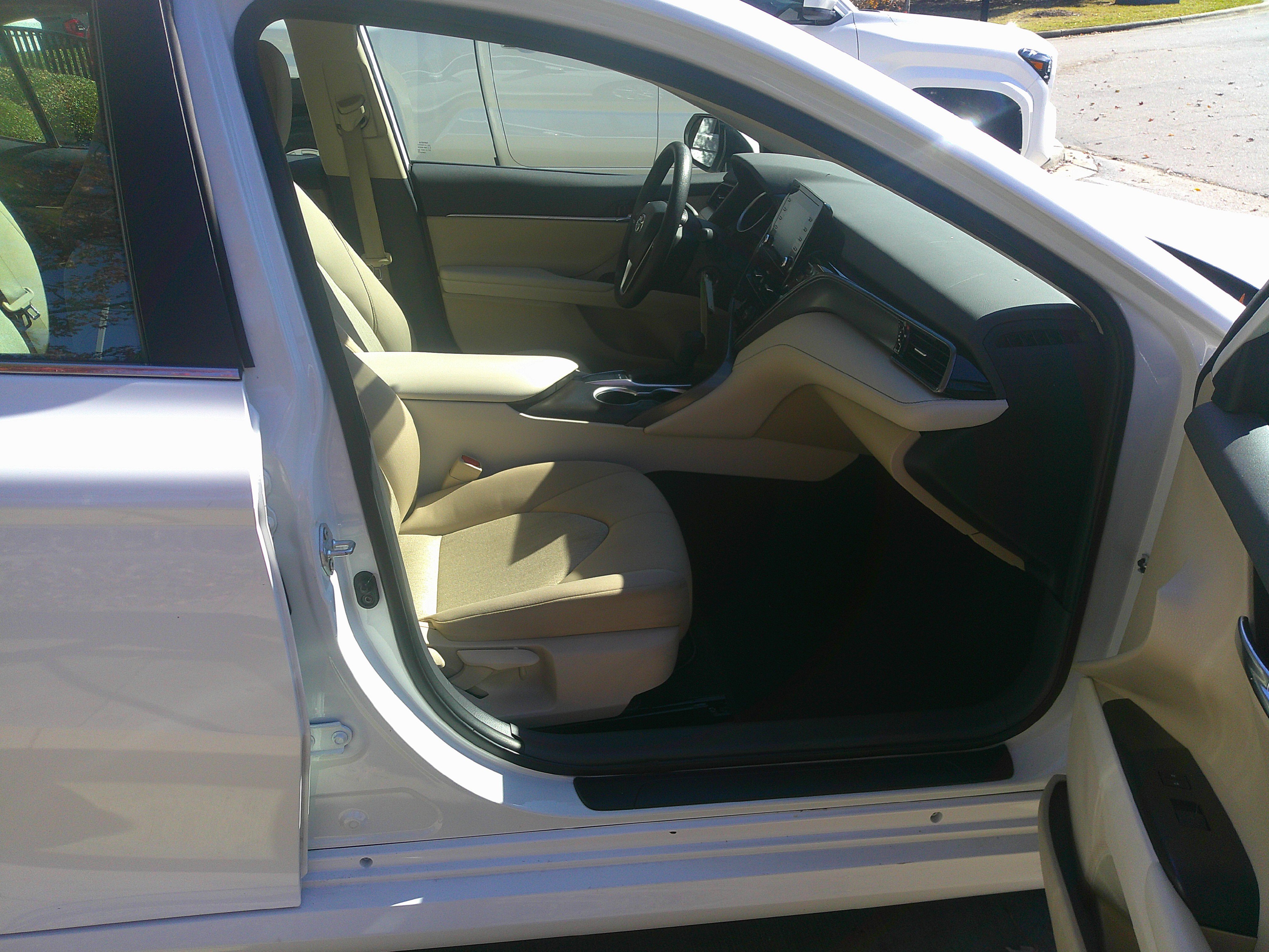 Used 2023 Toyota Camry LE image 36