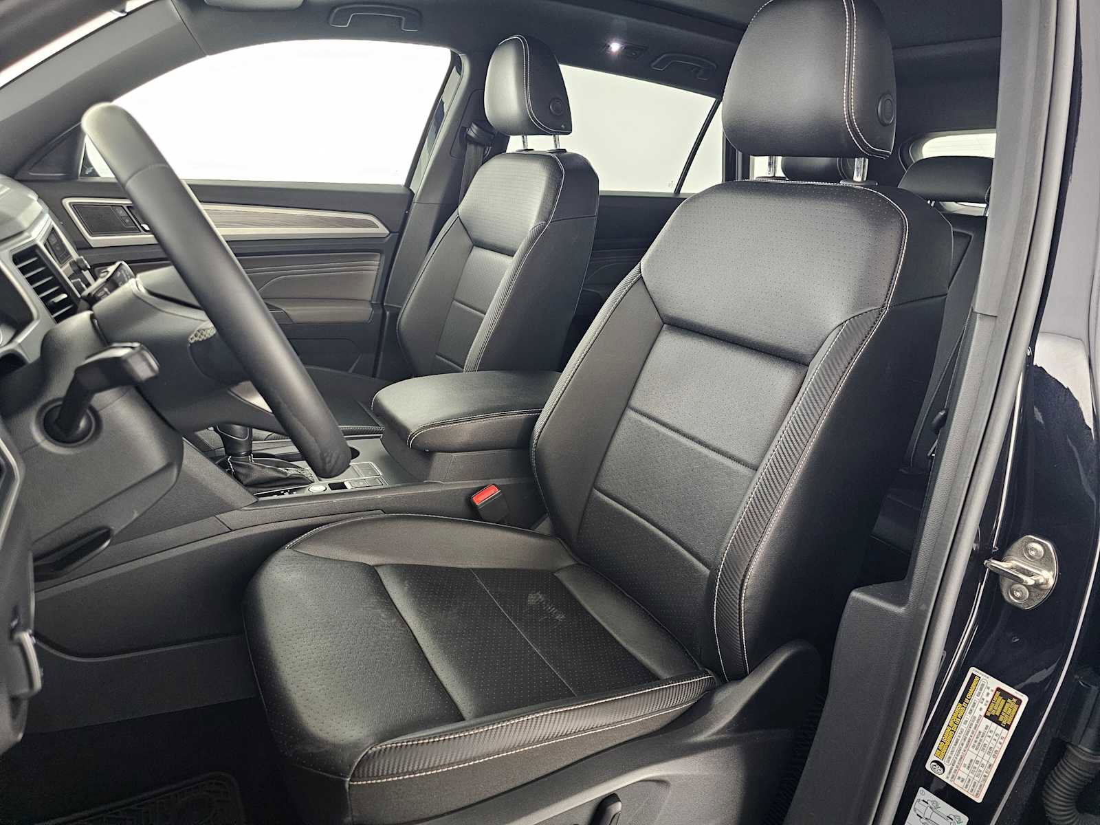 Used 2021 Volkswagen Atlas Cross Sport SE w/ Panoramic Sunroof Package FWD image 21