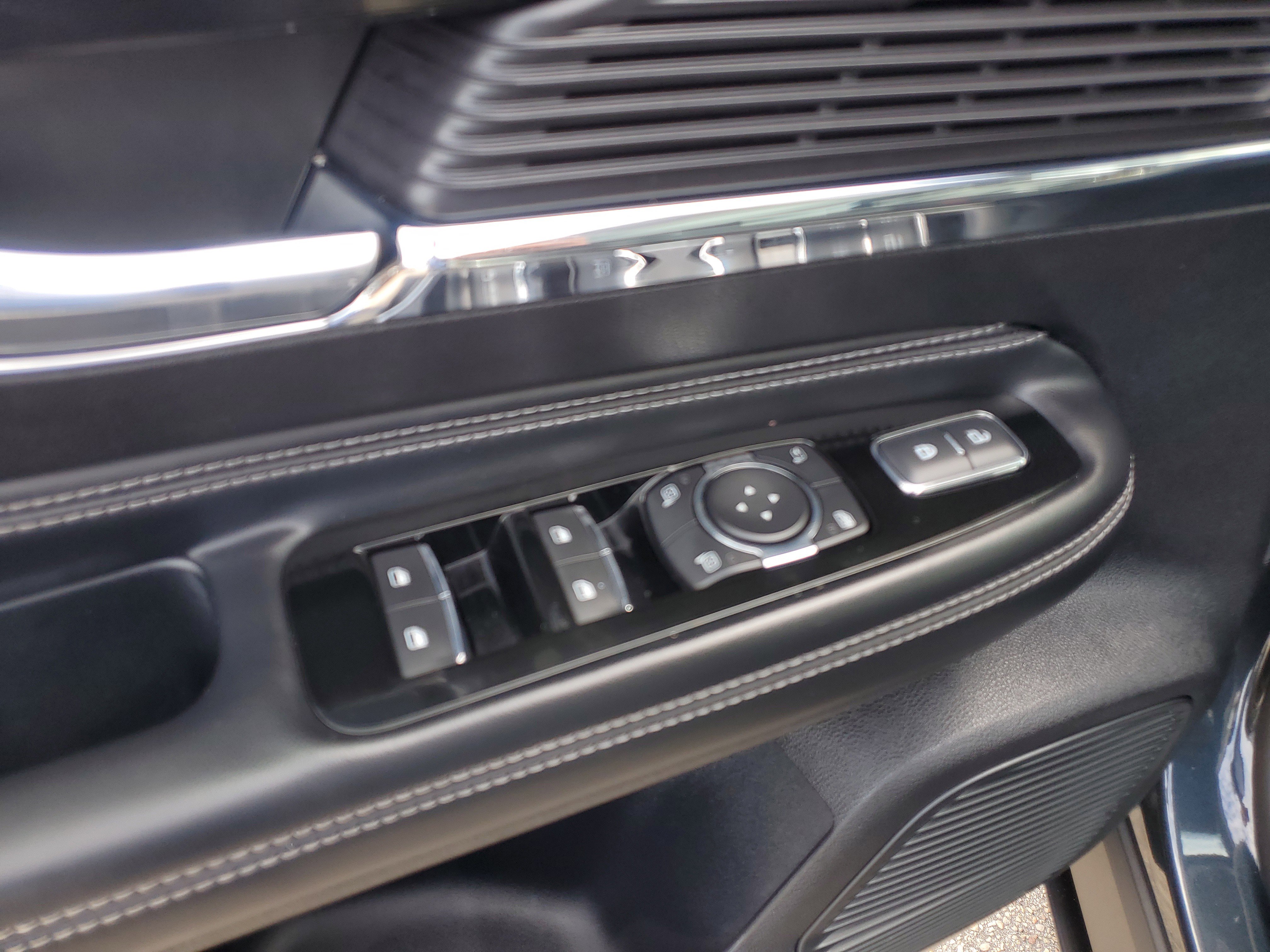 Certified 2022 Lincoln Corsair Reserve image 17