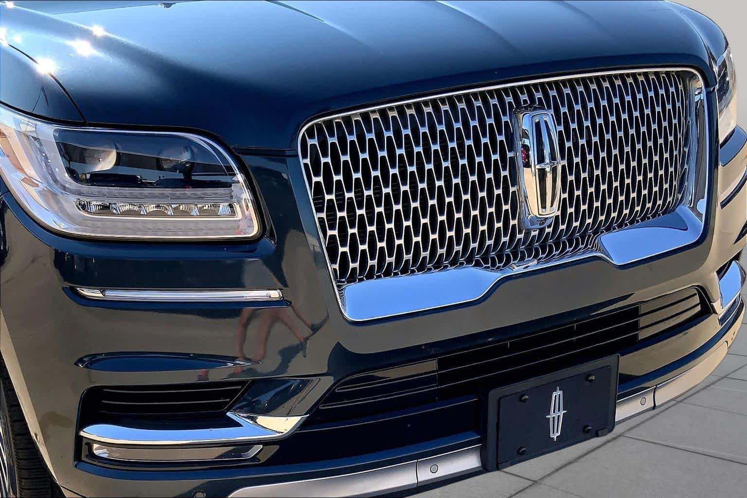 Used 2021 Lincoln Navigator L Black Label w/ Cargo Convenience Package AWD/4WD image 28