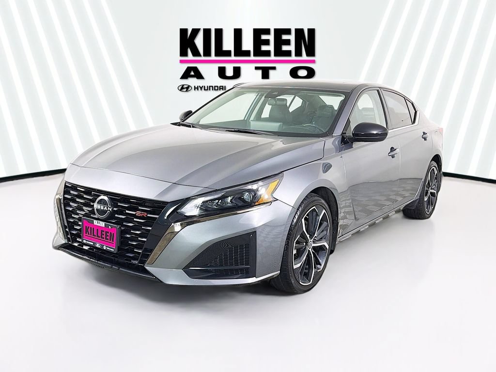Used 2024 Nissan Altima 2.5 SR w/ SR Premium Package AWD/4WD image 3