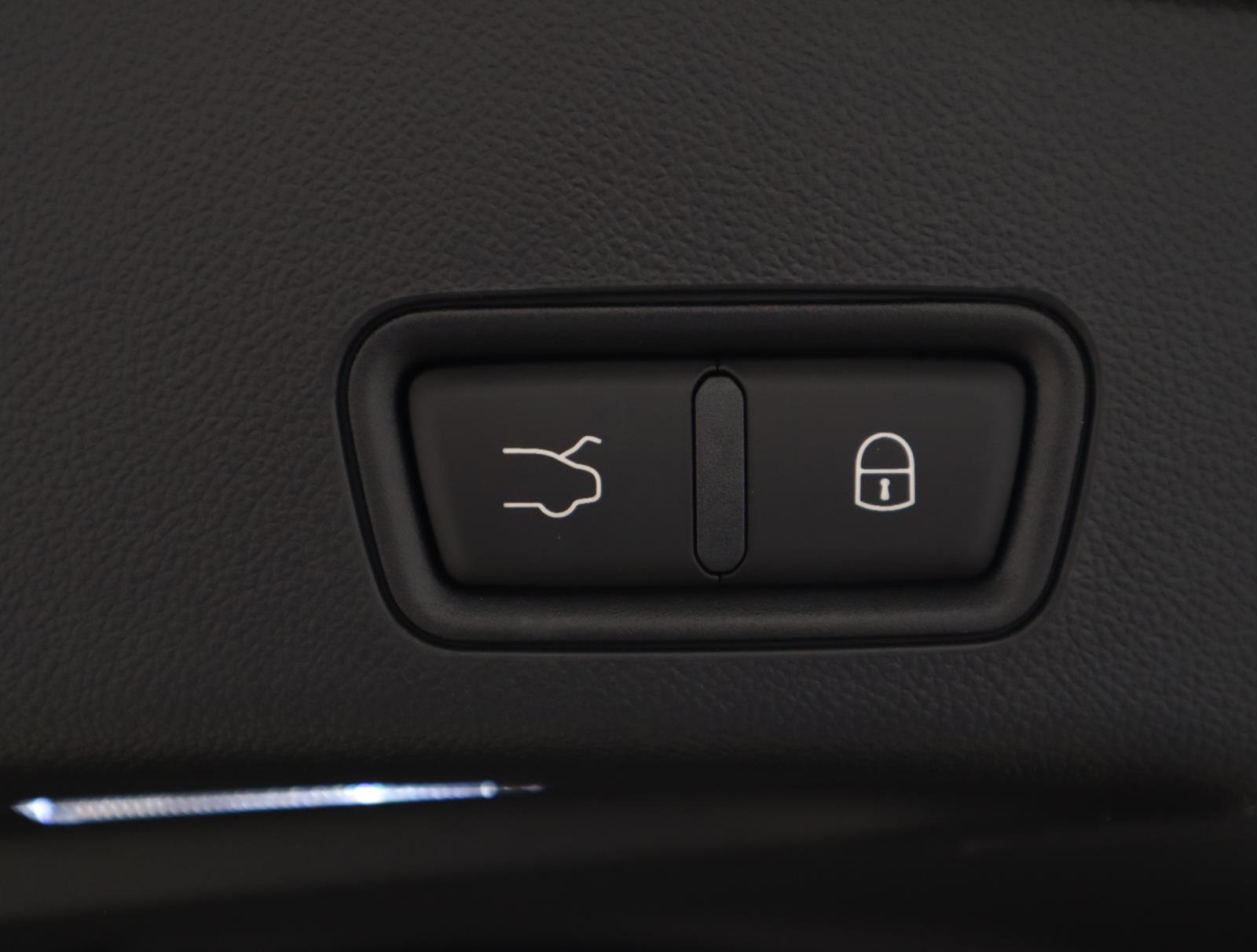 New 2025 Maserati Grecale Modena image 12