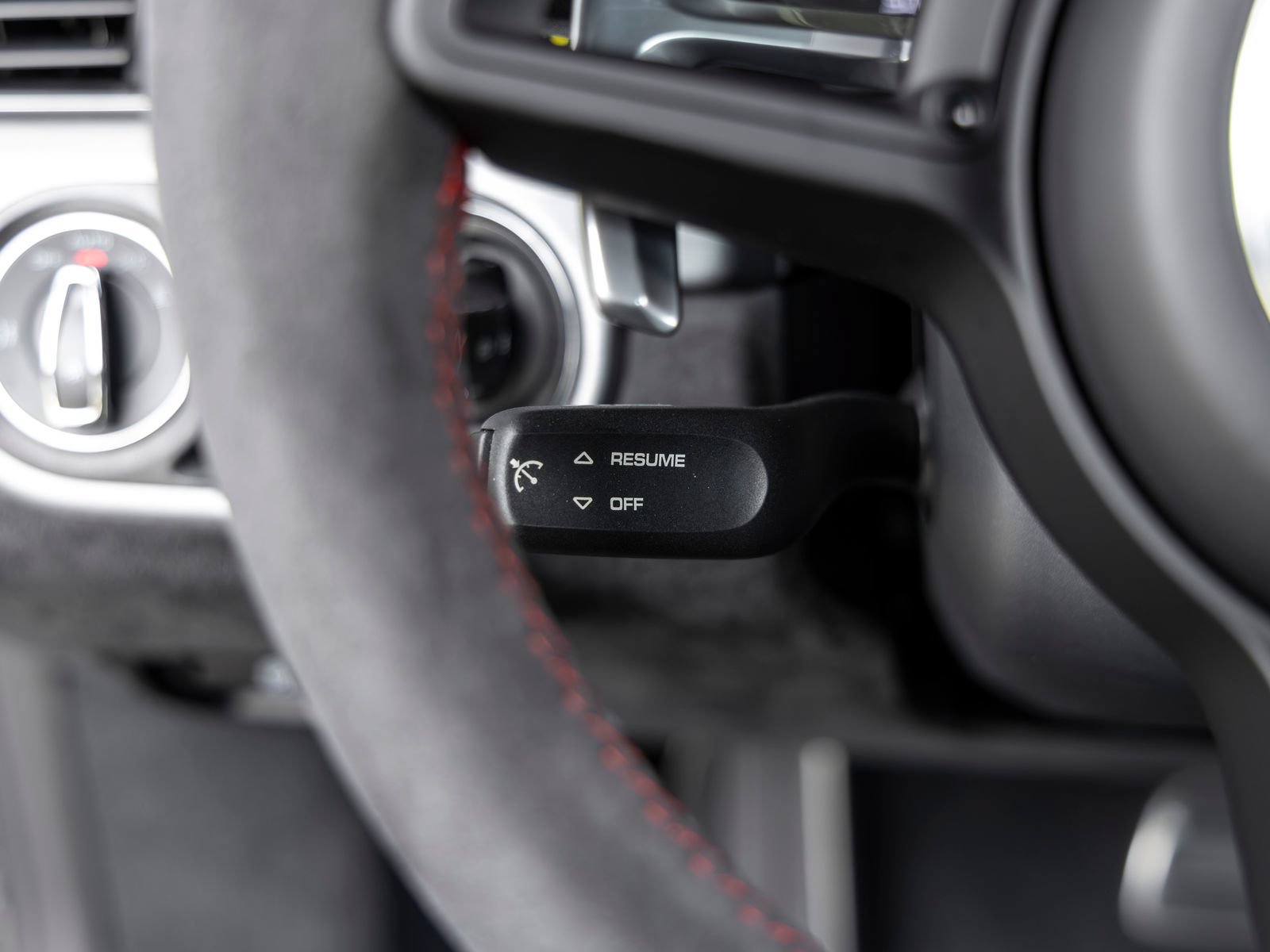 Certified 2018 Porsche 911 GT3 RWD image 40