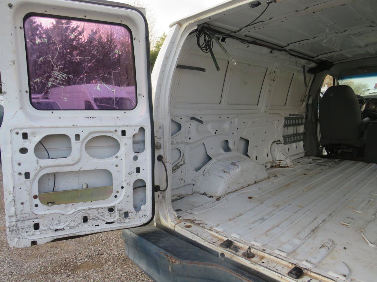 Used 2012 Ford E-250 and Econoline 250 w/ Commercial Cargo Van Pkg RWD image 21
