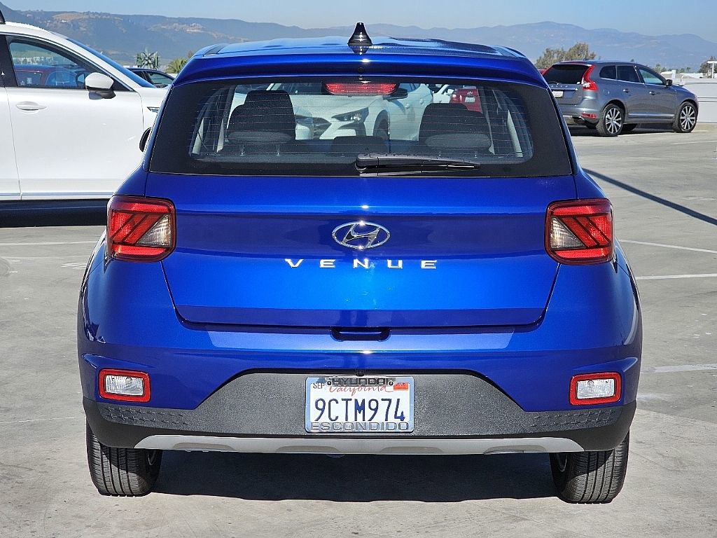 Used 2022 Hyundai Venue SE FWD image 14