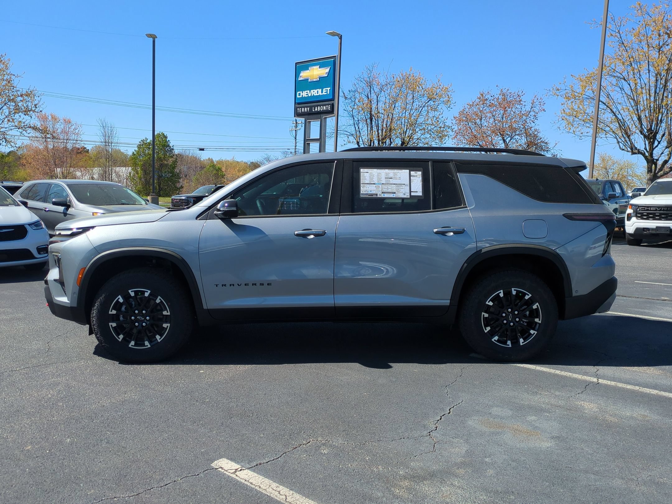 New 2026 Chevrolet Traverse Z71 w/ Enhanced Driving Package AWD/4WD image 6