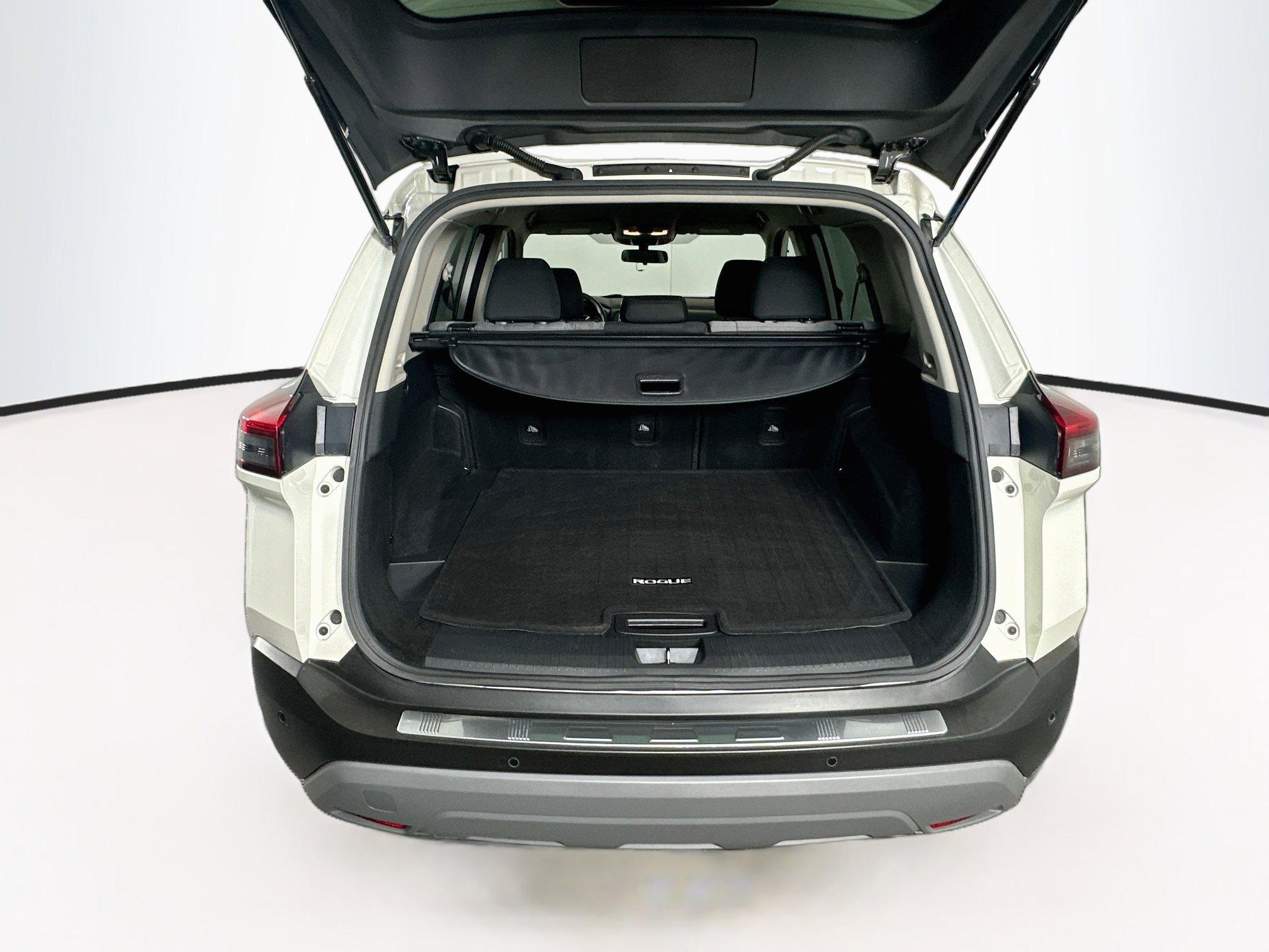 Used 2022 Nissan Rogue SV FWD image 29