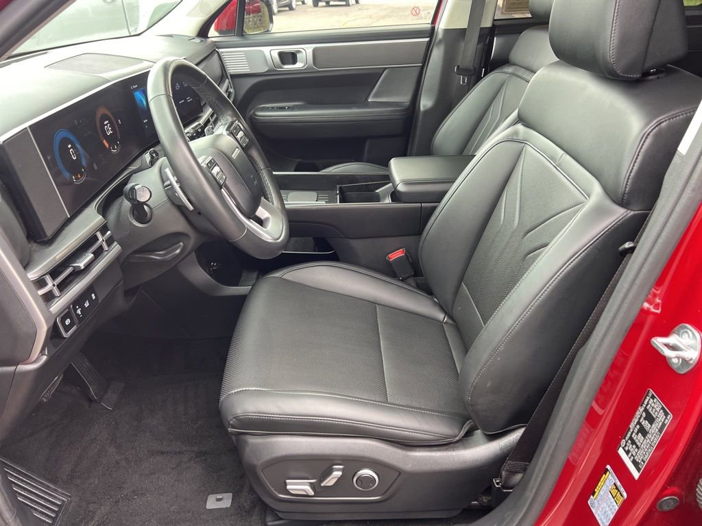 Used 2025 Hyundai Santa Fe SEL FWD image 22