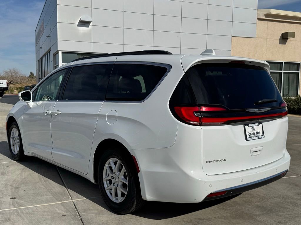 Used 2022 Chrysler Pacifica Touring-L FWD image 4