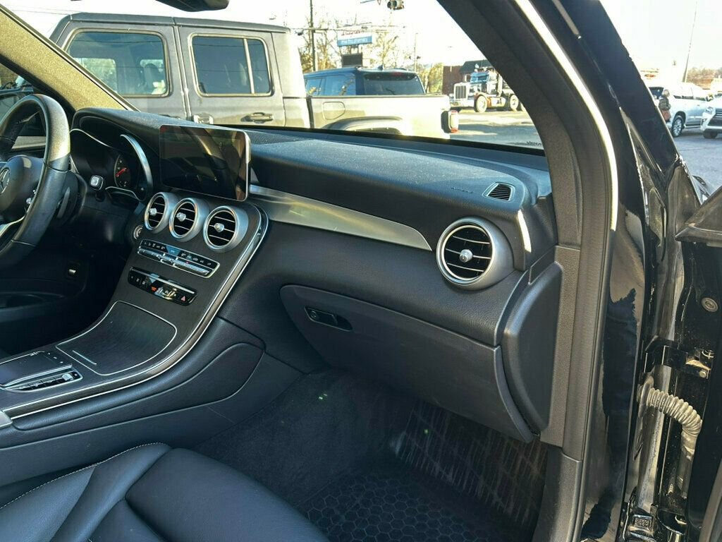 Used 2022 Mercedes-Benz GLC 300 4MATIC image 22