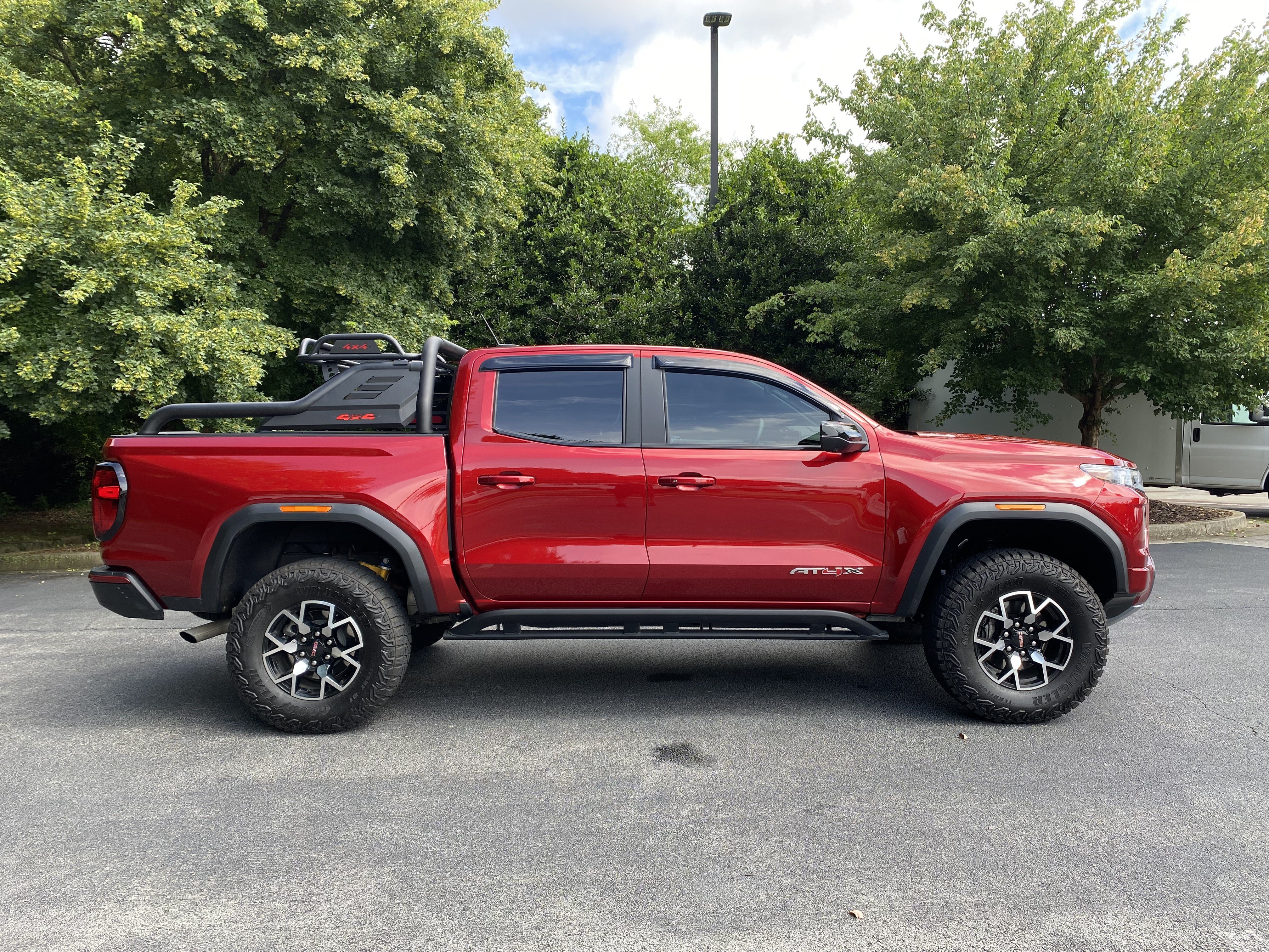 Used 2025 GMC Canyon AT4 w/ AT4X Package AWD/4WD image 10