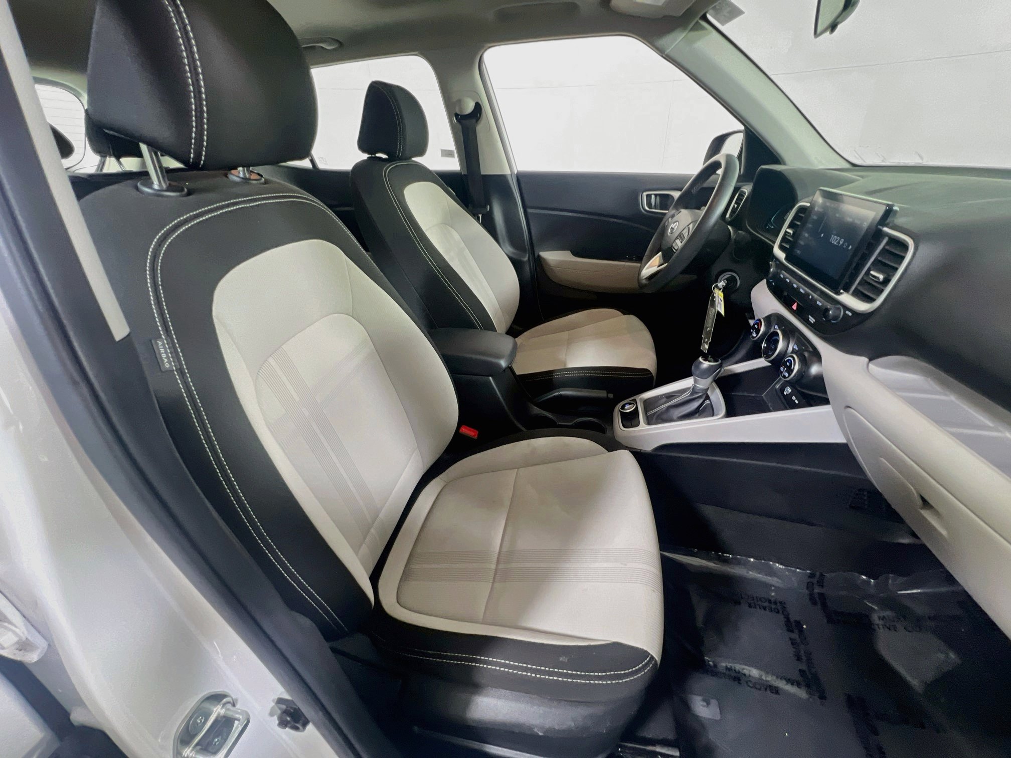 Used 2023 Hyundai Venue SEL w/ Cargo Package FWD image 26