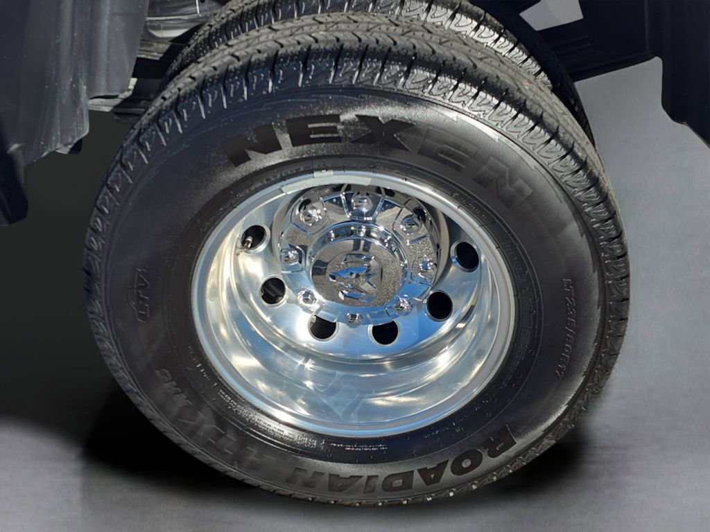 Used 2025 RAM 3500 Tradesman w/ Chrome Appearance Group image 10