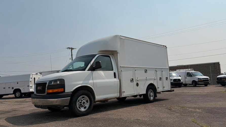 Used 2016 GMC Savana 3500 RWD image 2
