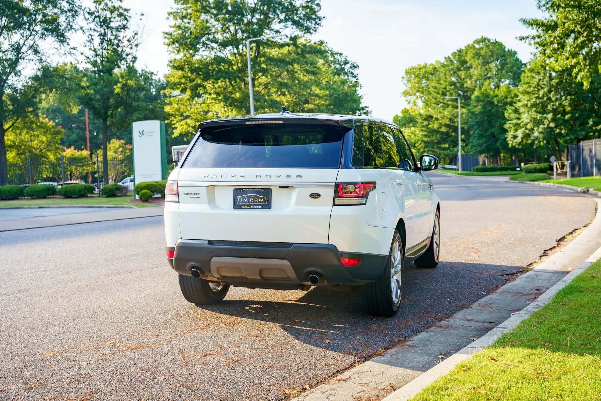 Used 2016 Land Rover Range Rover Sport SE image 7