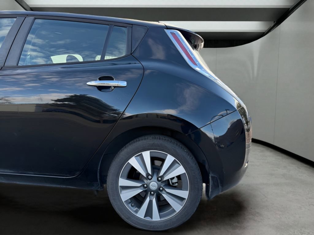 Used 2015 Nissan Leaf SL image 14