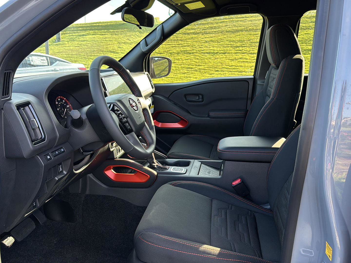 New 2026 Nissan Frontier PRO-4X w/ Pro-4x Convenience Package image 8
