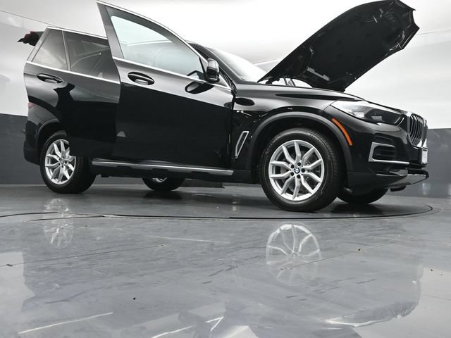 Used 2023 BMW X5 xDrive40i w/ Premium Package AWD/4WD image 53