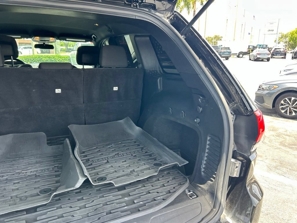 Used 2021 Jeep Grand Cherokee Laredo RWD image 30
