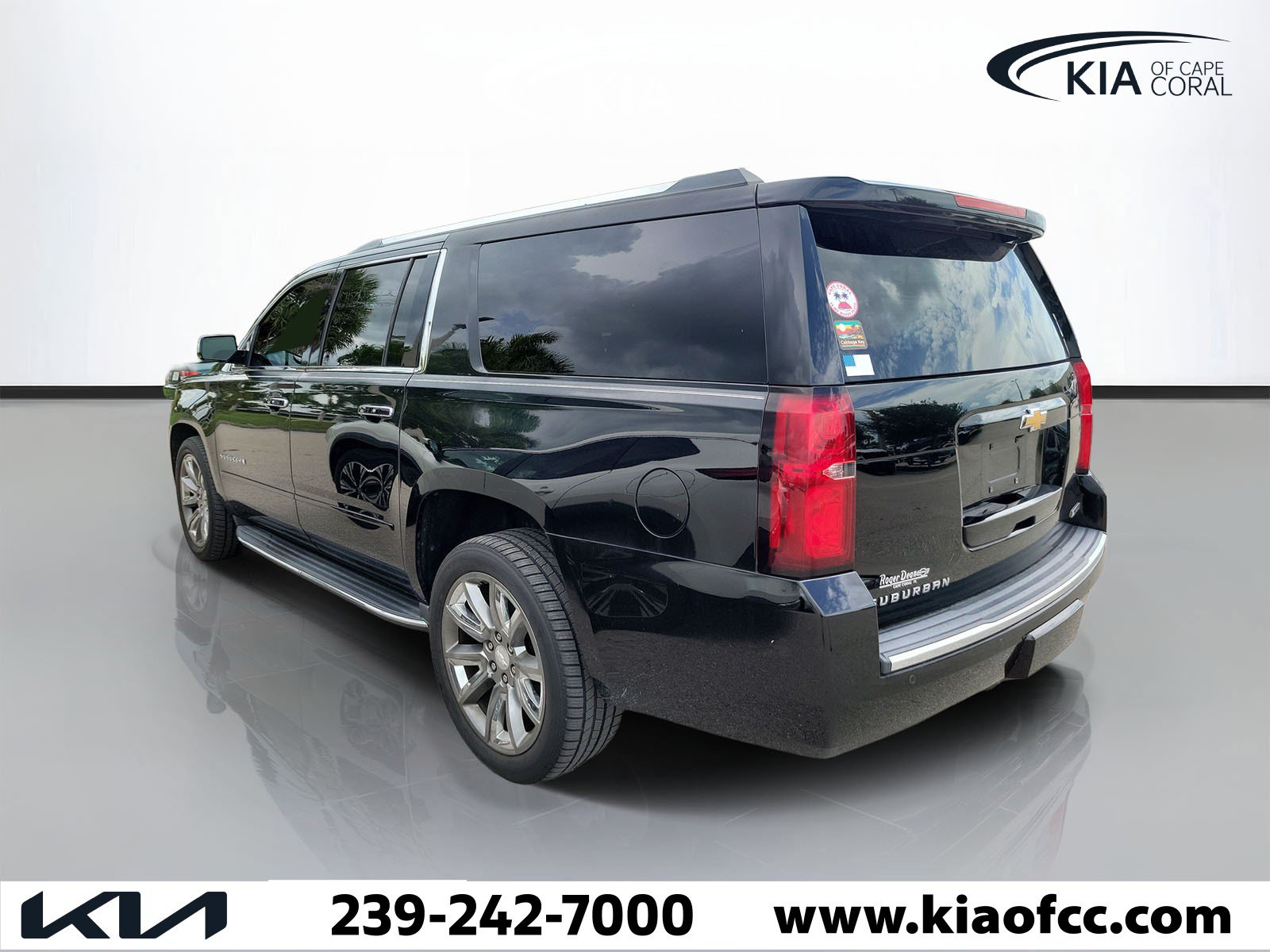 Used 2017 Chevrolet Suburban Premier AWD/4WD image 4
