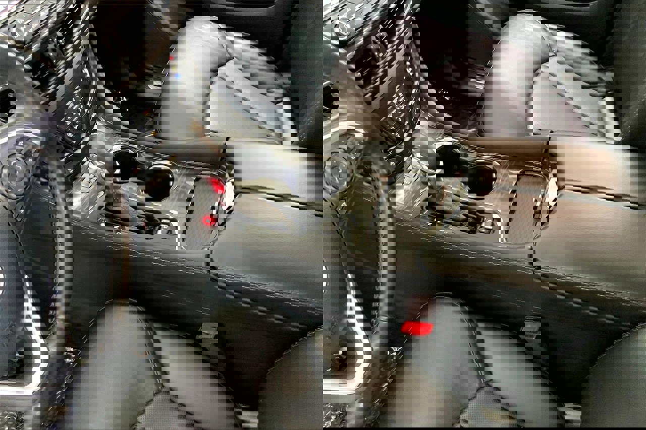 Used 2020 Buick Envision Essence w/ Experience Buick Package image 17