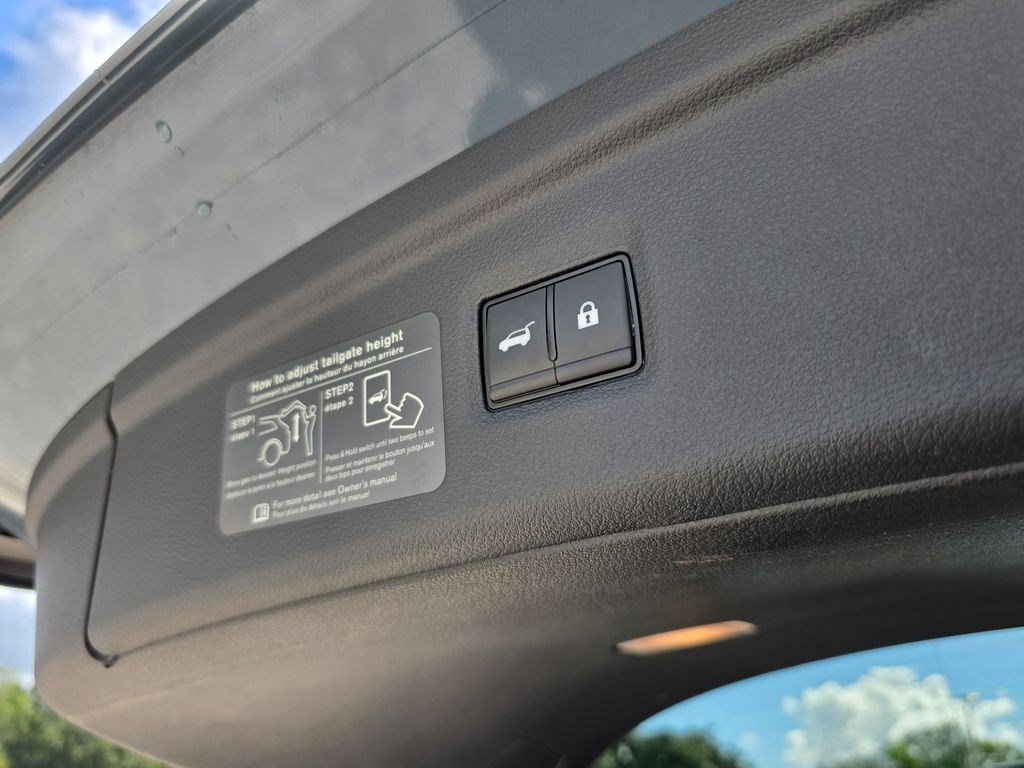 Used 2025 INFINITI QX50 Luxe AWD/4WD image 40