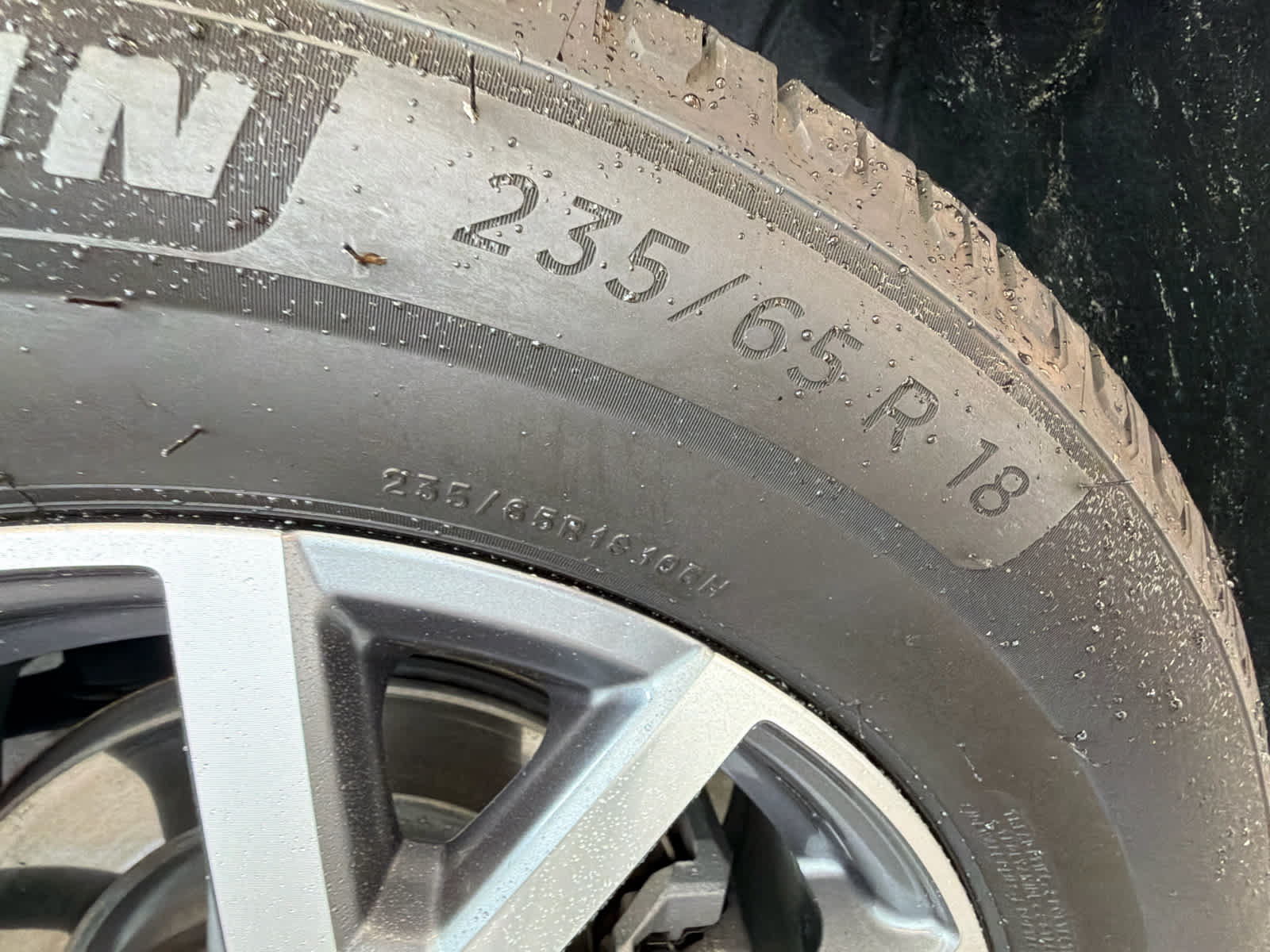 Used 2023 GMC Acadia SLT FWD image 11