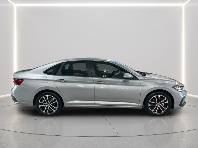Used 2026 Volkswagen Jetta Sport FWD image 7