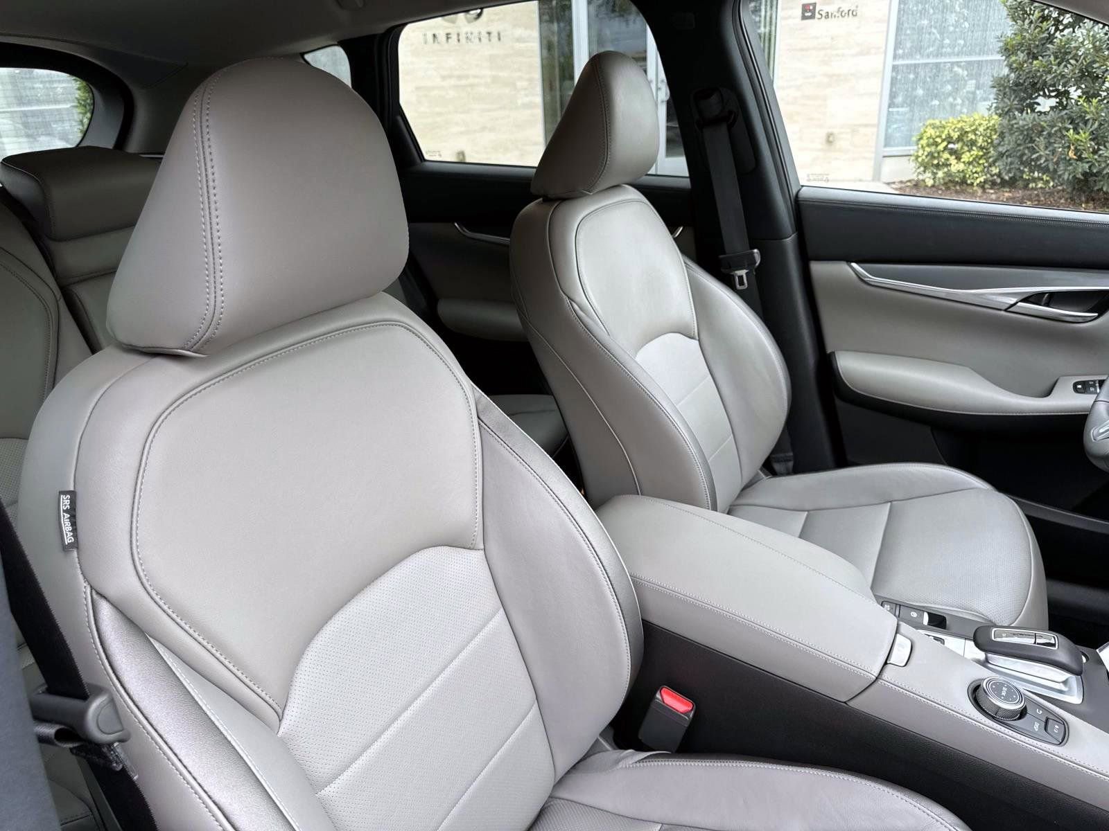 Certified 2025 INFINITI QX50 Luxe w/ Accent Package image 15