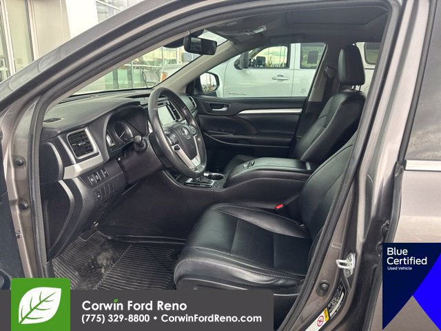 Used 2017 Toyota Highlander XLE AWD/4WD image 10
