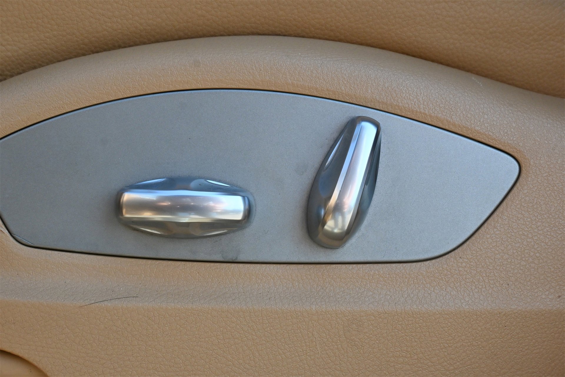 Used 2013 Porsche Cayenne S image 15