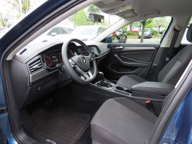 Used 2020 Volkswagen Jetta S w/ Driver Assistance Package FWD image 2