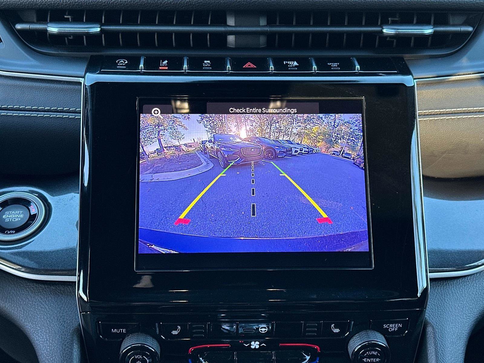 Used 2022 Jeep Grand Cherokee L Laredo image 22