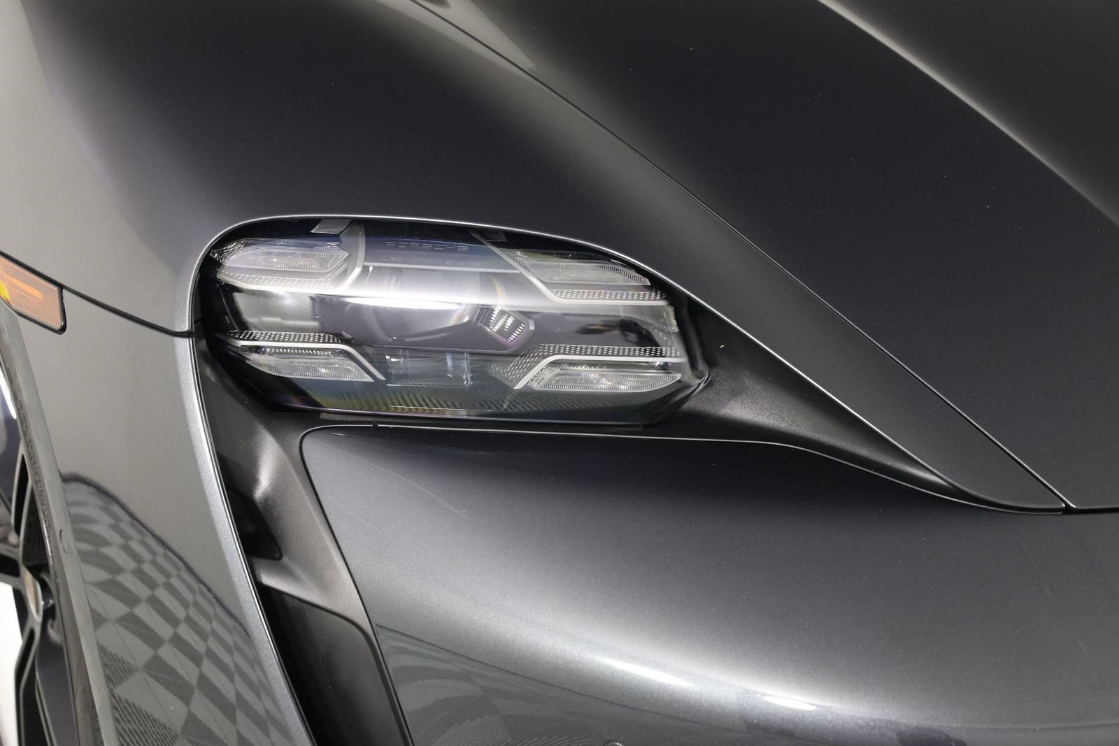 Certified 2020 Porsche Taycan Turbo S AWD/4WD image 26