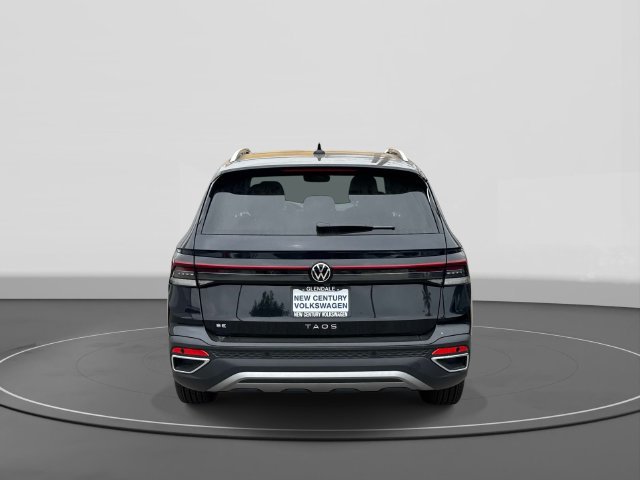 New 2026 Volkswagen Taos SE FWD image 4