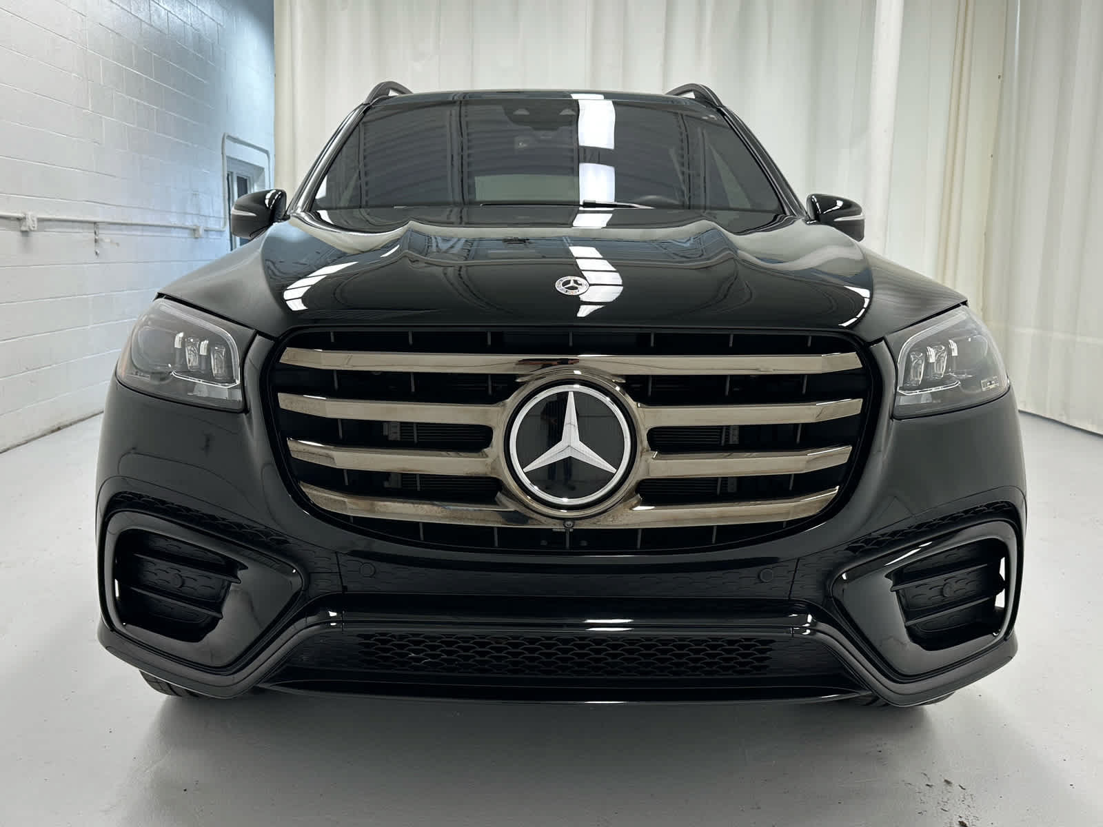 Used 2024 Mercedes-Benz GLS 450 4MATIC image 5