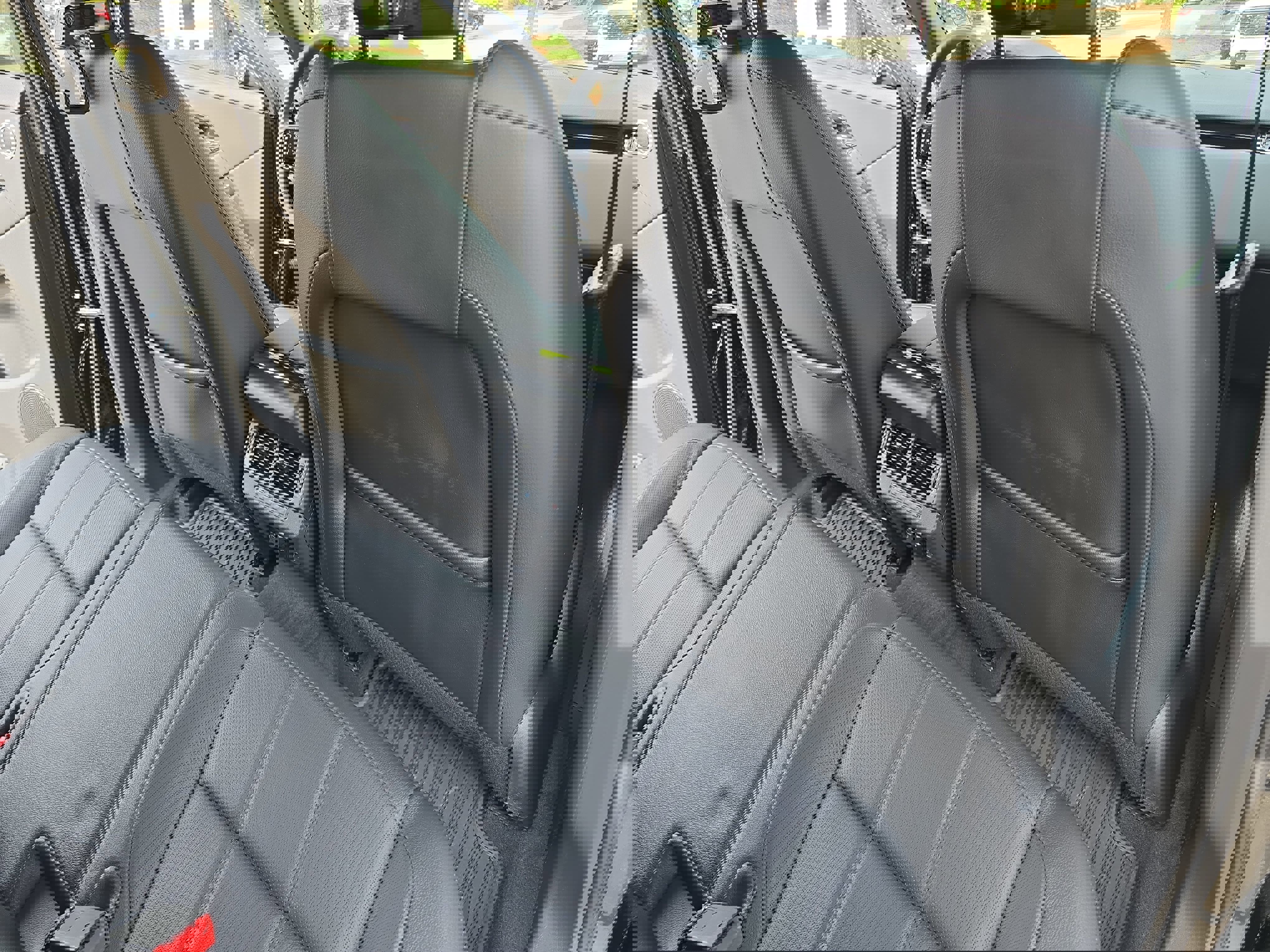 Certified 2024 Land Rover Range Rover Evoque S image 11