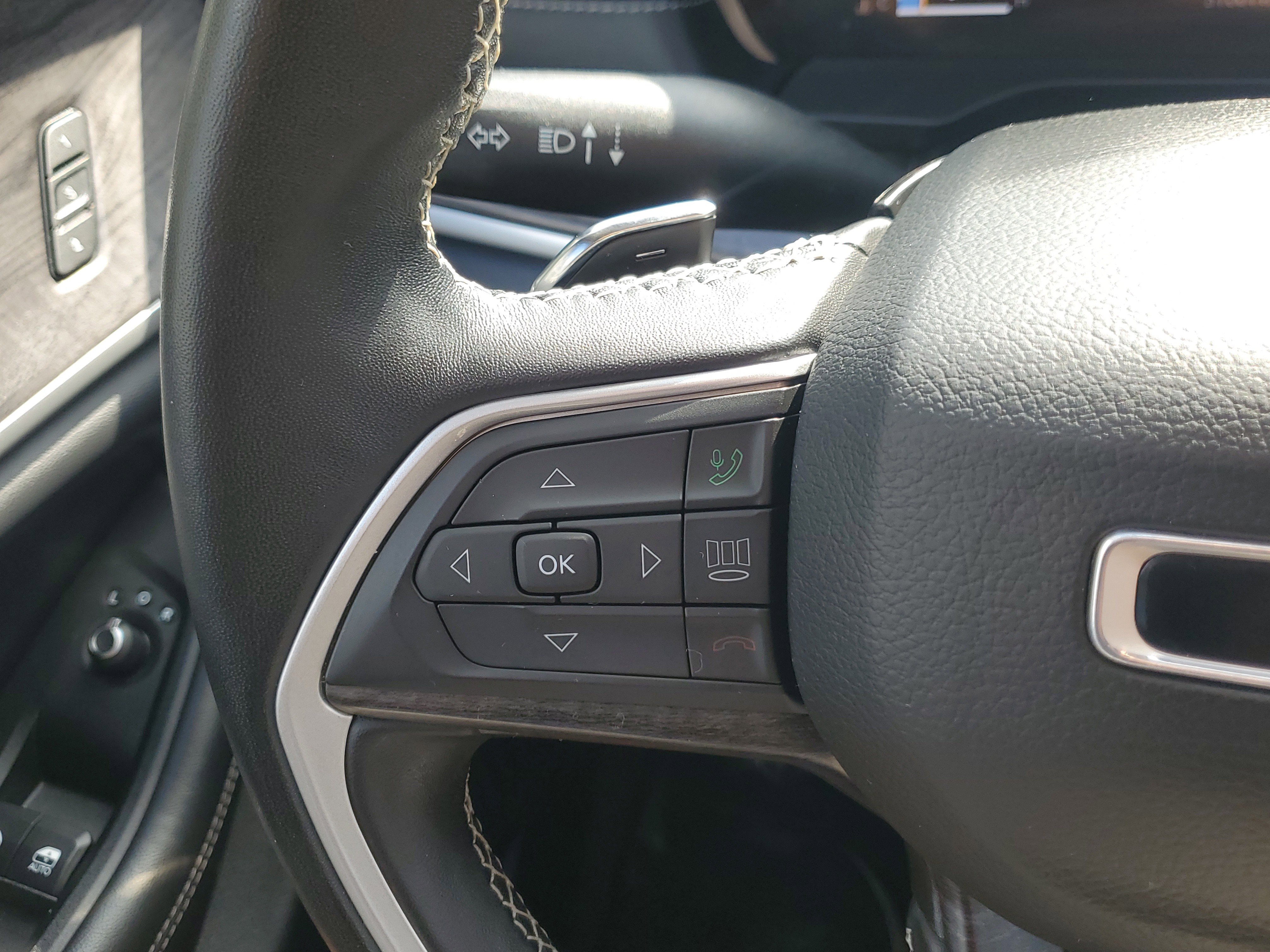 Used 2022 Jeep Grand Cherokee L Limited w/ Luxury Tech Group II image 24