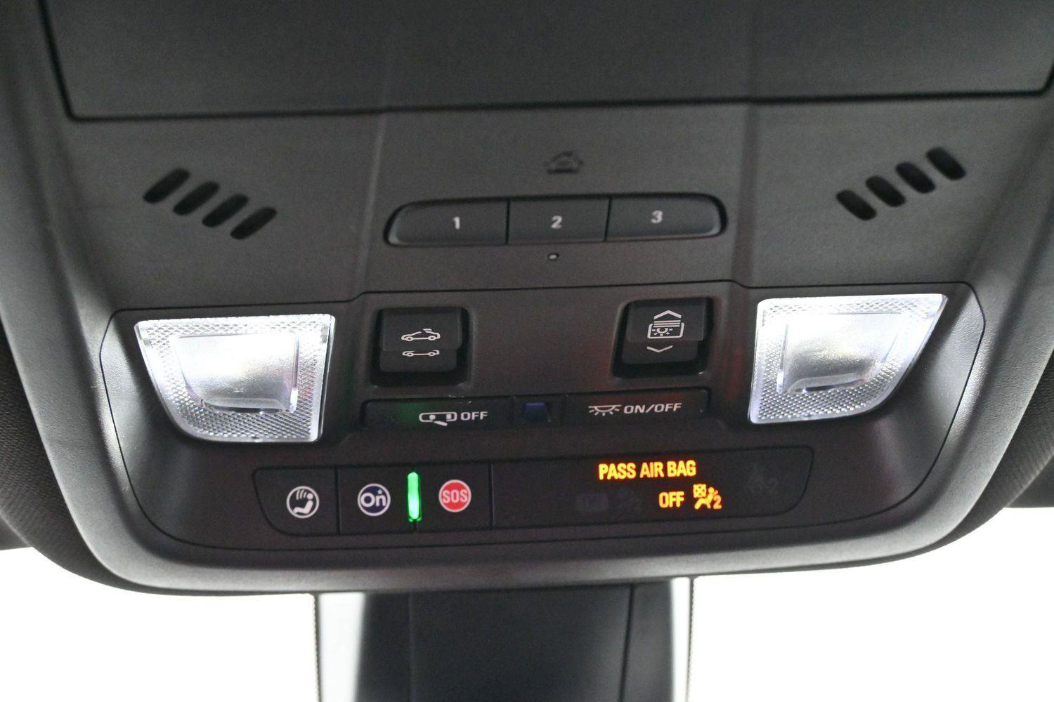 Certified 2025 Cadillac XT6 Luxury FWD image 30