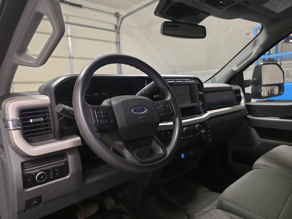 Used 2023 Ford F350 XLT AWD/4WD image 18