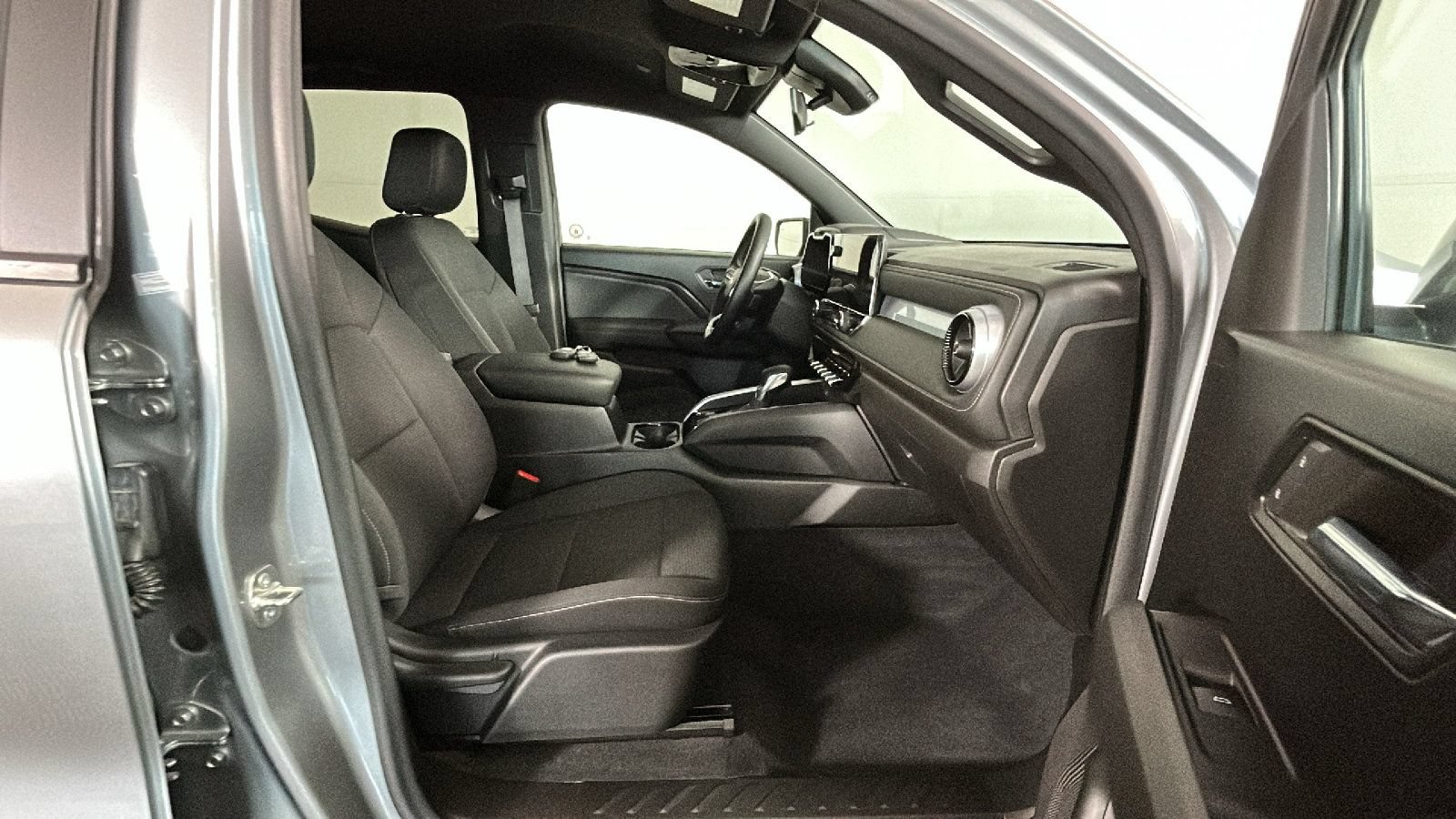 Used 2024 Chevrolet Colorado LT w/ LT Convenience Package AWD/4WD image 35