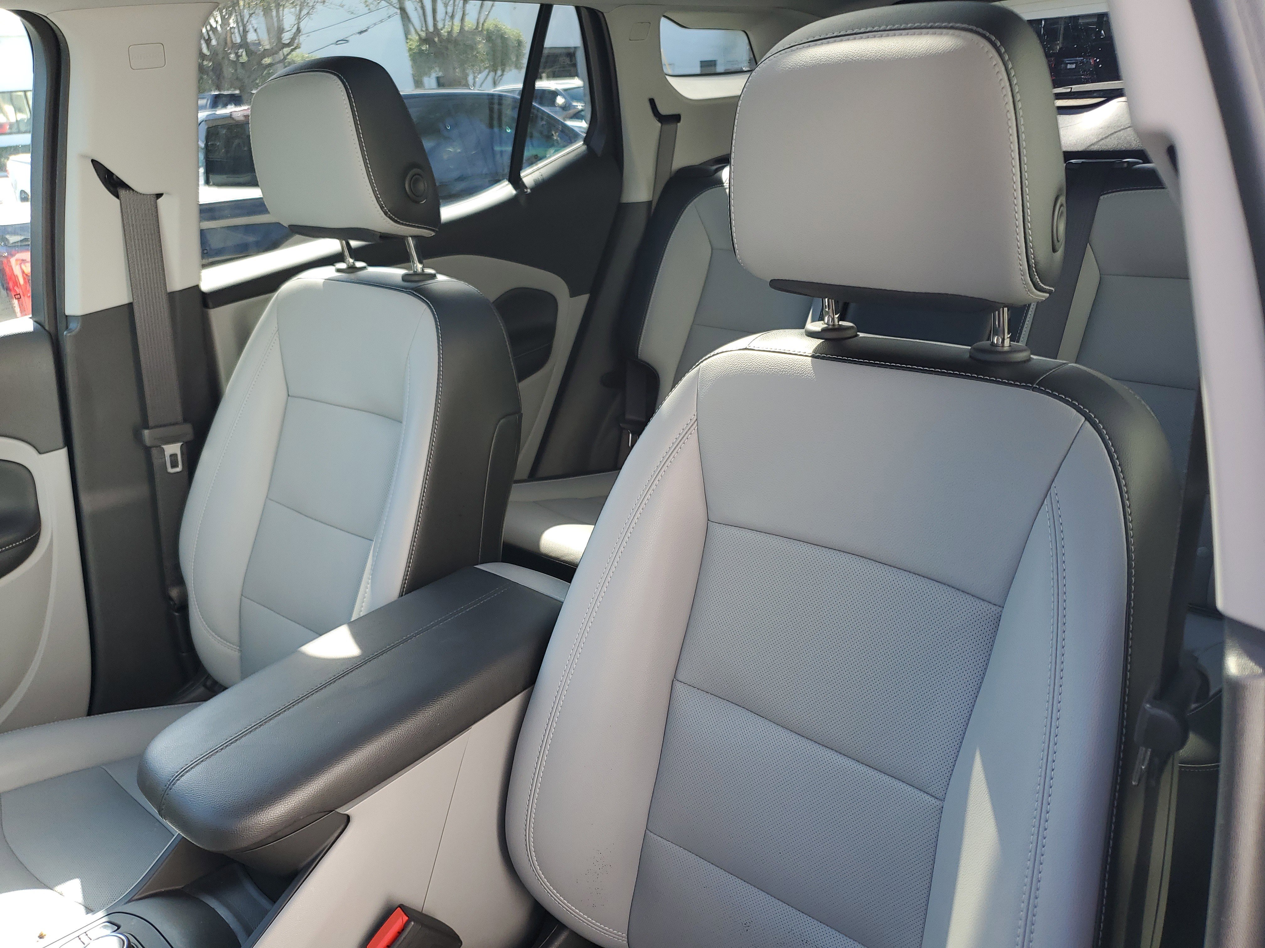 Used 2022 GMC Terrain SLT w/ Infotainment Package II image 17