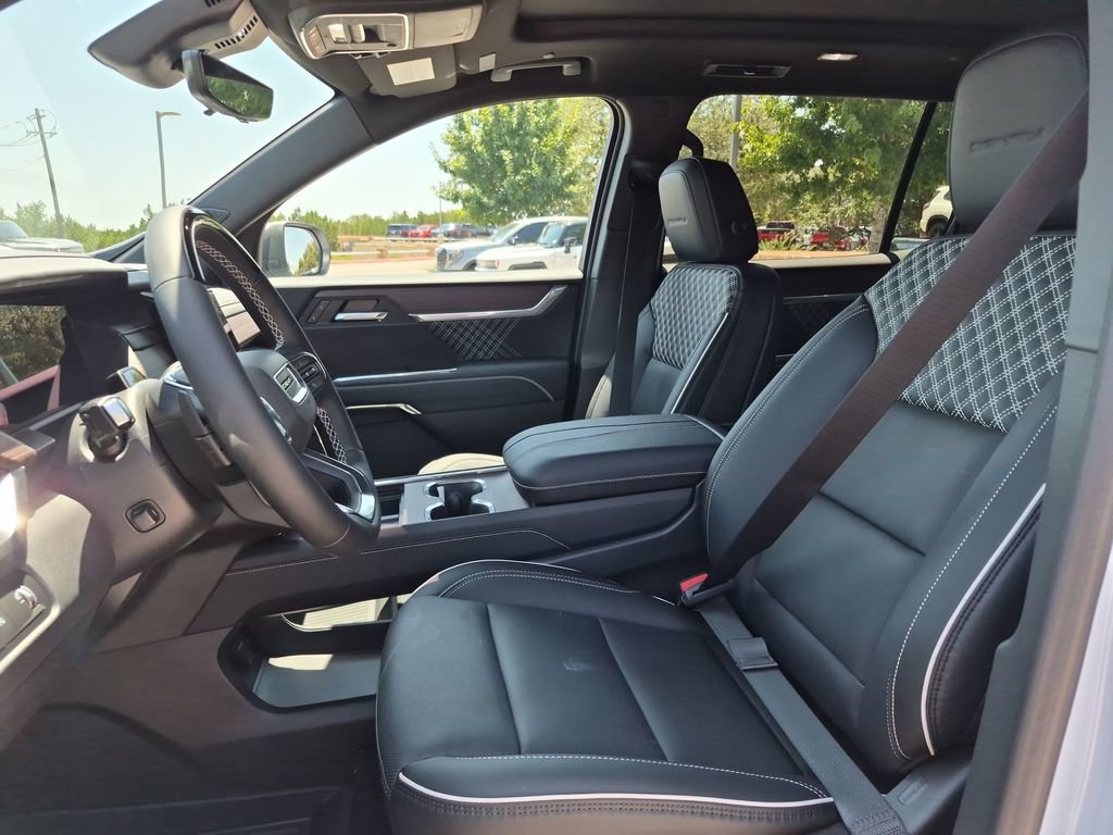 New 2027 GMC Acadia Denali w/ LPO, Floor Liner Package FWD image 18