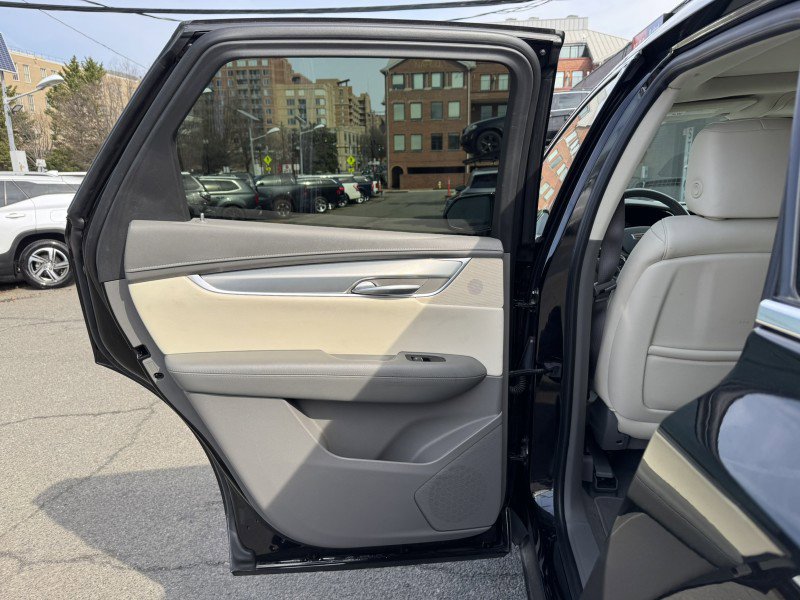 Used 2018 Cadillac XT5 Premium Luxury image 14