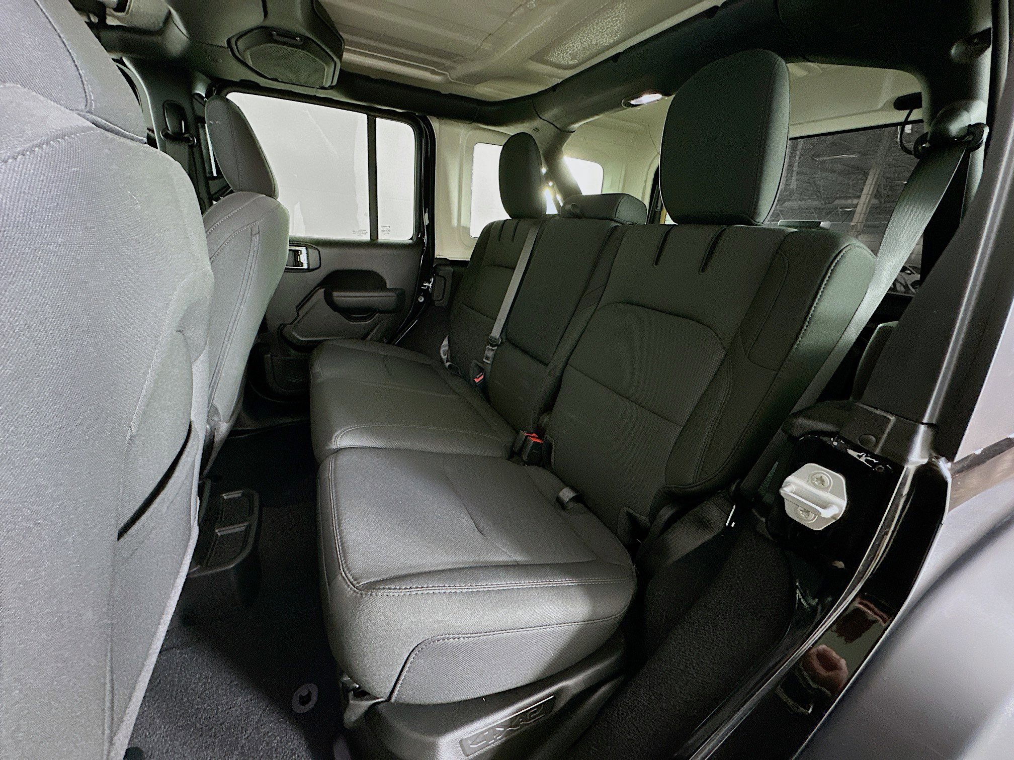 Used 2023 Jeep Wrangler Unlimited w/ Cold Weather Group image 27