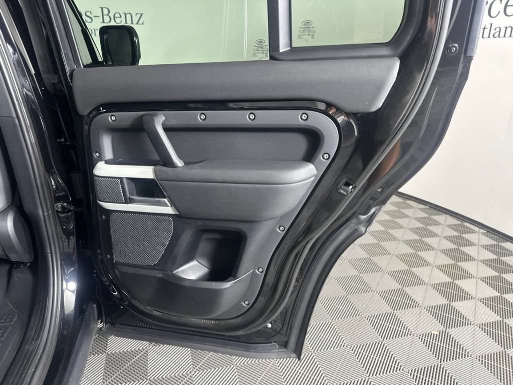 Used 2024 Land Rover Defender 110 SE AWD/4WD image 16