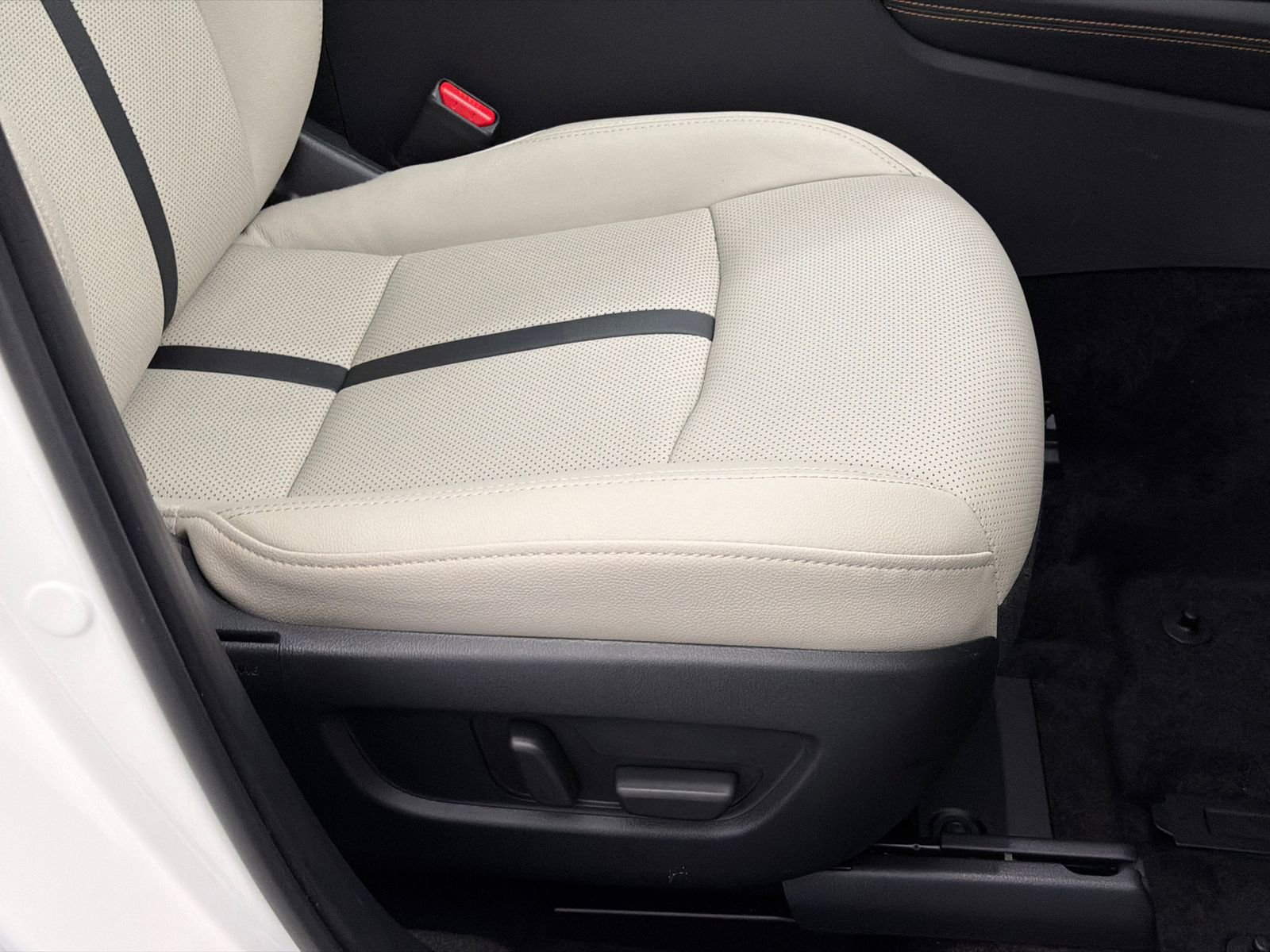 Used 2024 MAZDA CX-90 Plug-In Hybrid w/ Premium Pkg image 12