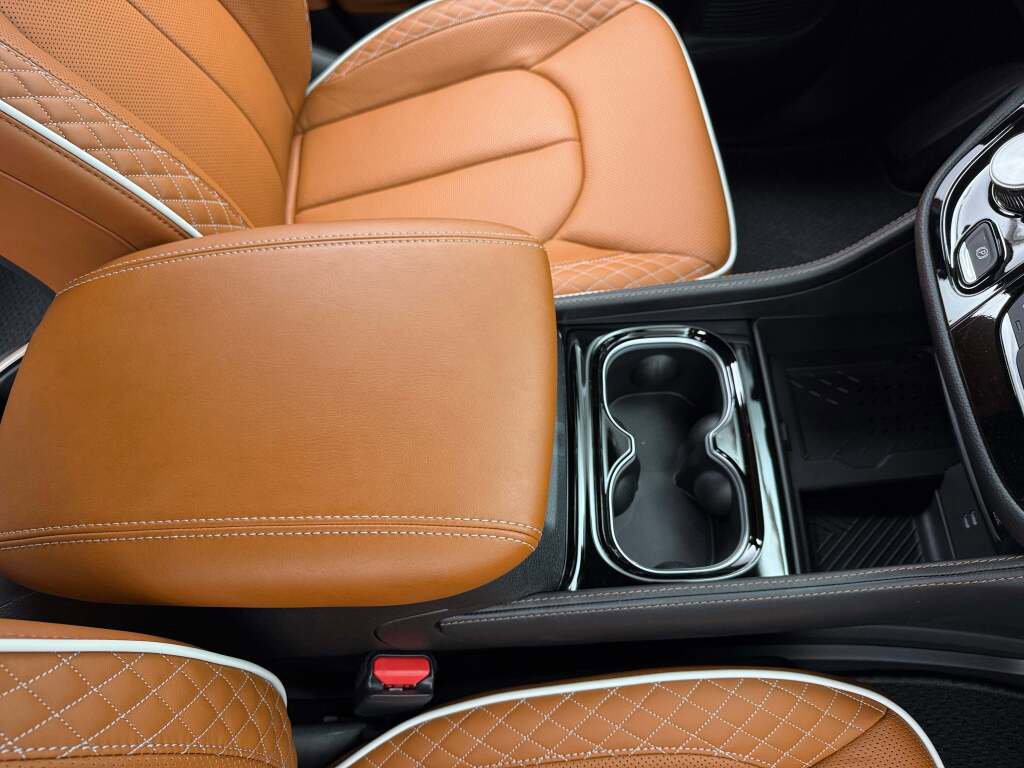 New 2026 Chrysler Pacifica Pinnacle image 25