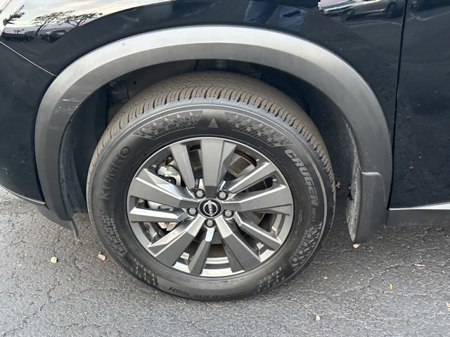 Certified 2023 Nissan Pathfinder SV w/ Black Appearance Package image 11