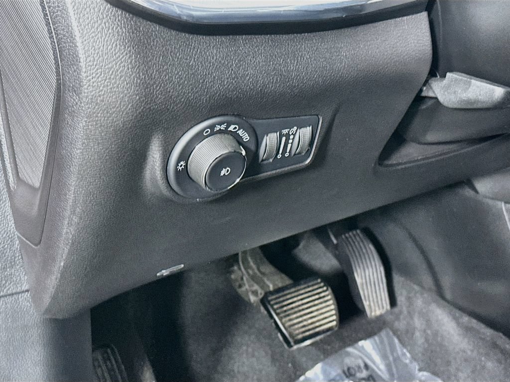 Certified 2022 Jeep Compass Limited AWD/4WD image 17